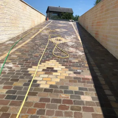 Pavés grès ocre nuancé 14x20 cm + Motif losange